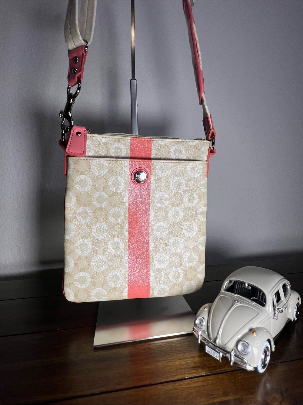 Coach Signature/Op Art pattern swingpack
